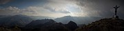 75 Panoramica dalla Croce del Pizzo Rabbioso verso Croce di Bracca, Pizzo di Spino ed oltre